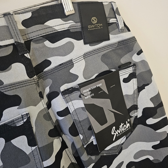 Camouflage Slim Taper Fit Jeans - Picture 8 of 11